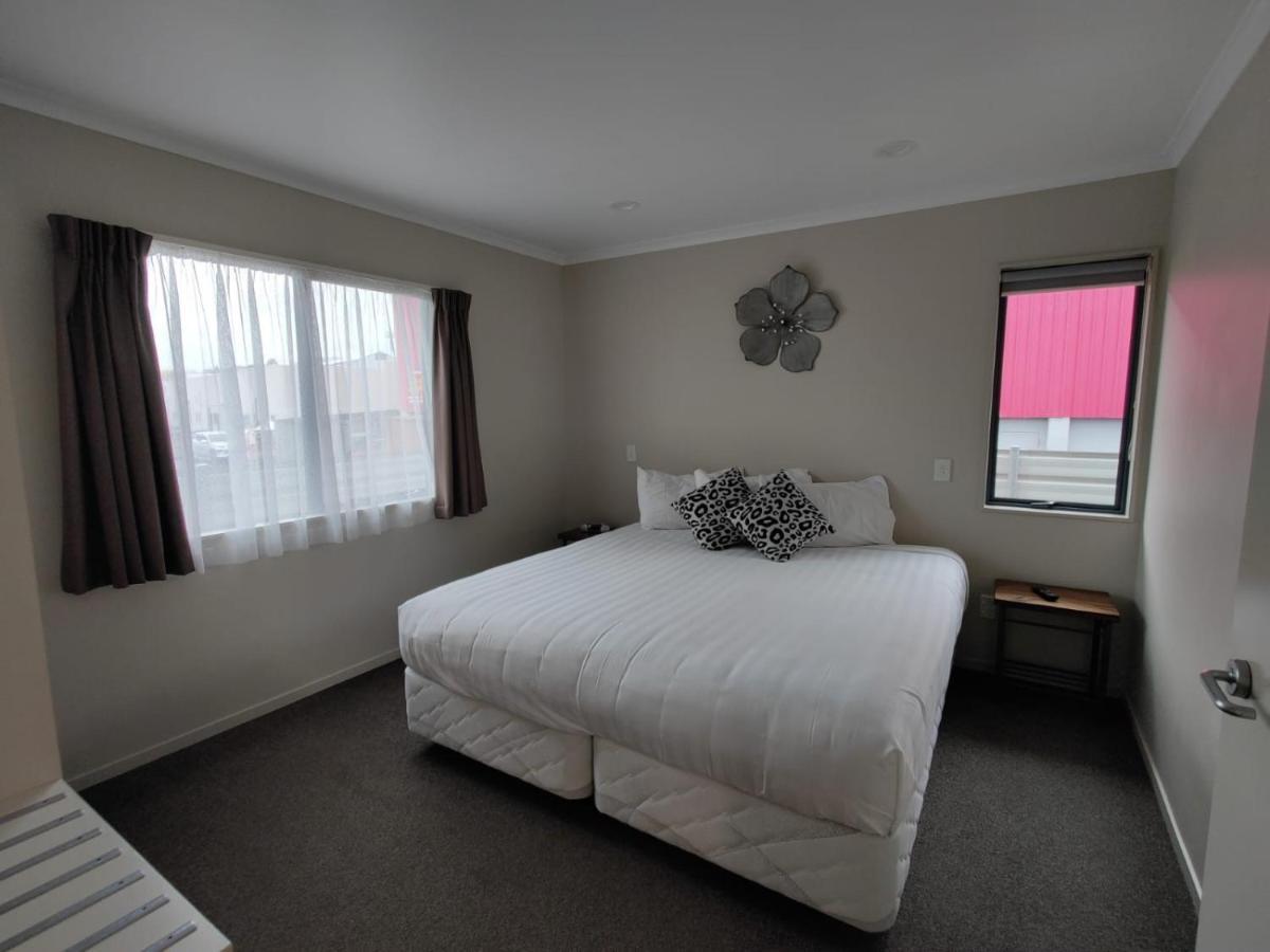 تا أواموتو Asure Albert Park Motor Lodge المظهر الخارجي الصورة