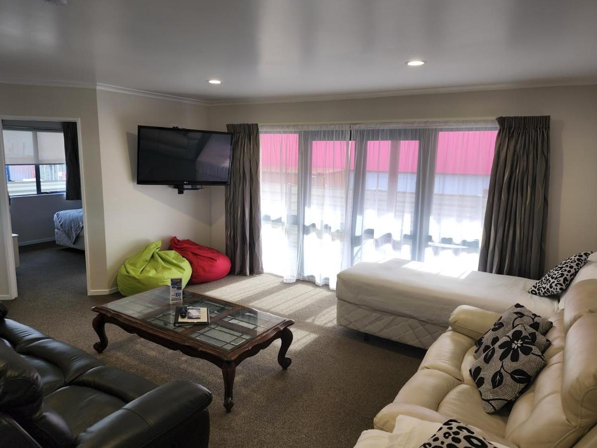 تا أواموتو Asure Albert Park Motor Lodge المظهر الخارجي الصورة